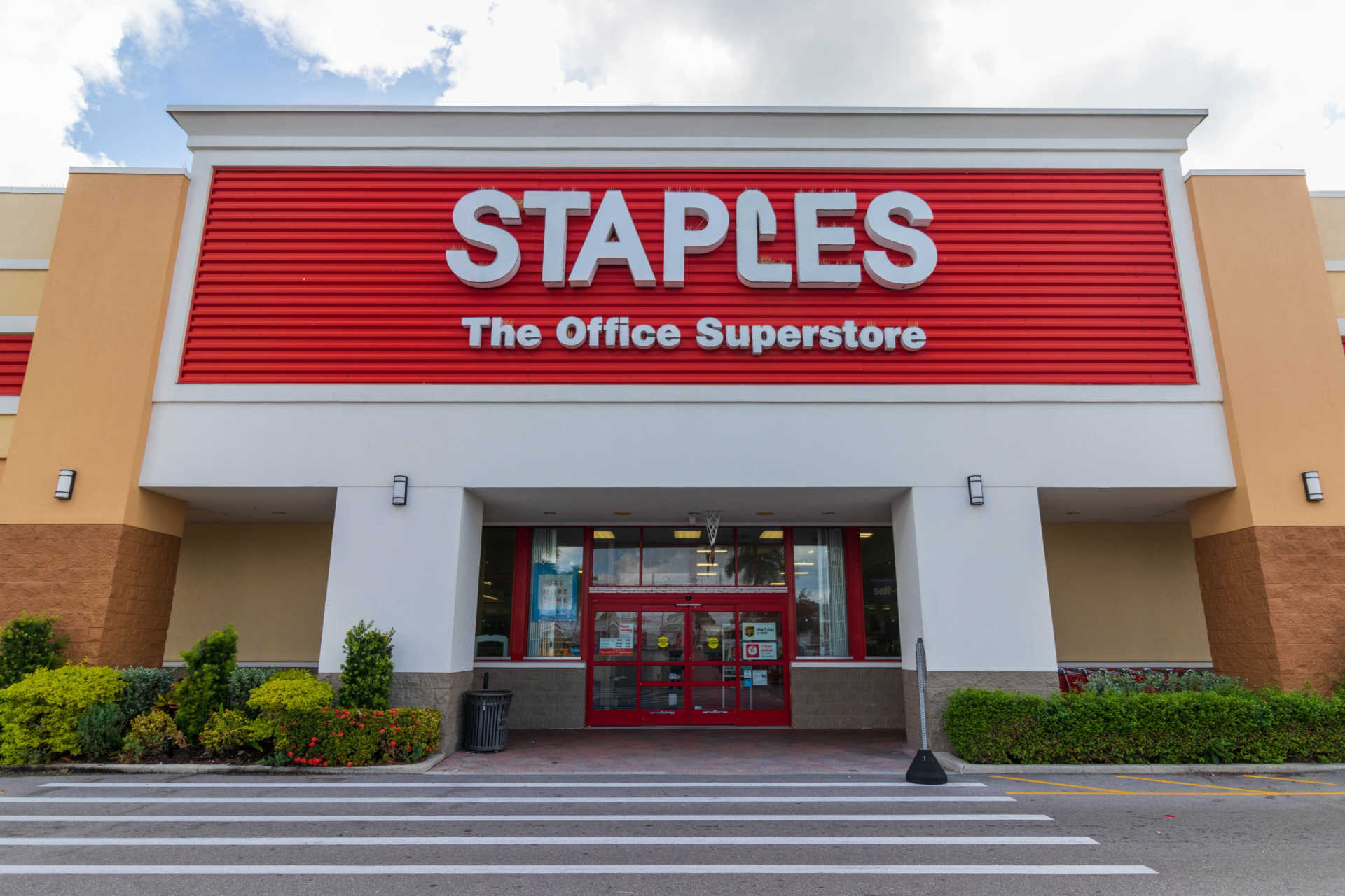 Staples: Take over by Sycamore Partners completed - eppi Magazine